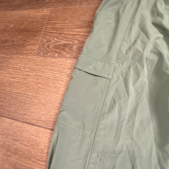 The North Face Women's Tech Sheltay Pants Joggers Olive green Sz 12 Outdoors - Picture 2 of 16